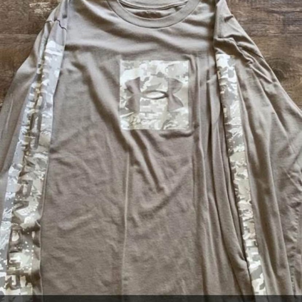 Under Armour Long Sleeve Shirt - Brown and Camouflage